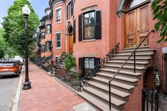 Foto del edificio - 152 W Canton St