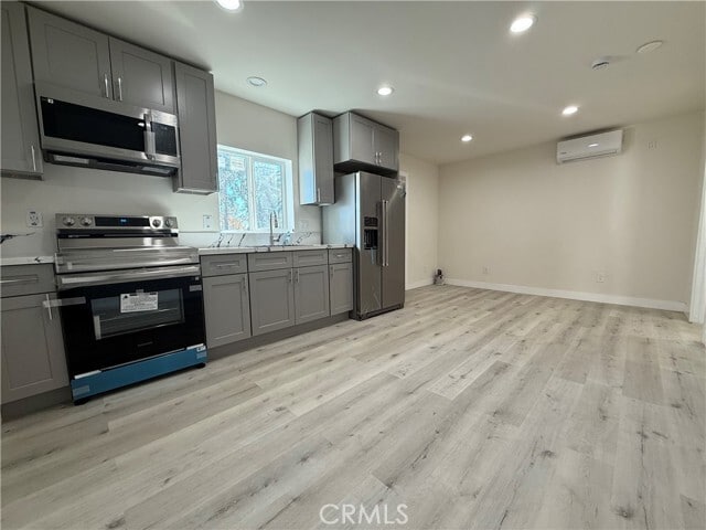 Foto del edificio - 7698 Lime Ave