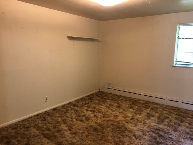 Foto del edificio - 1330 NE Hillside Dr