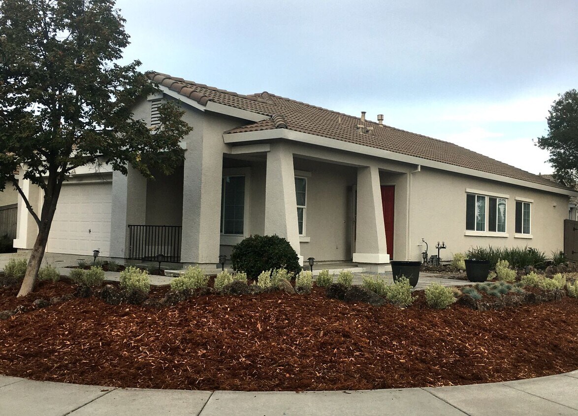251 Rick Heinrich Cir, Sacramento, CA 95835 House Rental in
