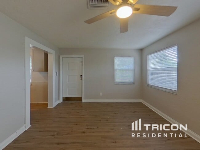 Foto del edificio - 7210 10th Ave N