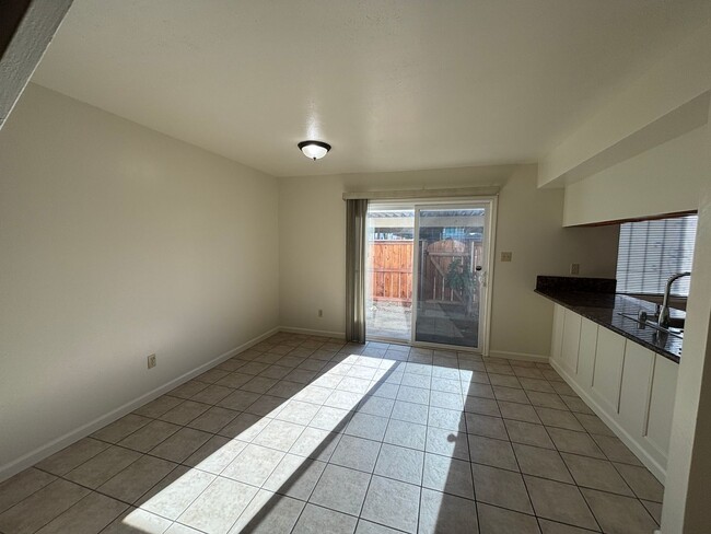 Building Photo - Nice 3 Bed, 1.5 Bath, Two Story Condo Over...