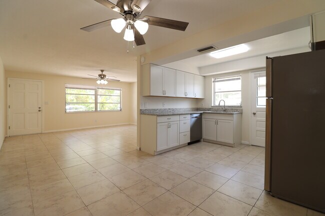 Foto del edificio - 1230 Amble Ln