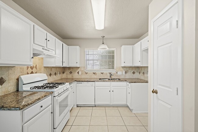 Building Photo - 12602 Folkcrest Way