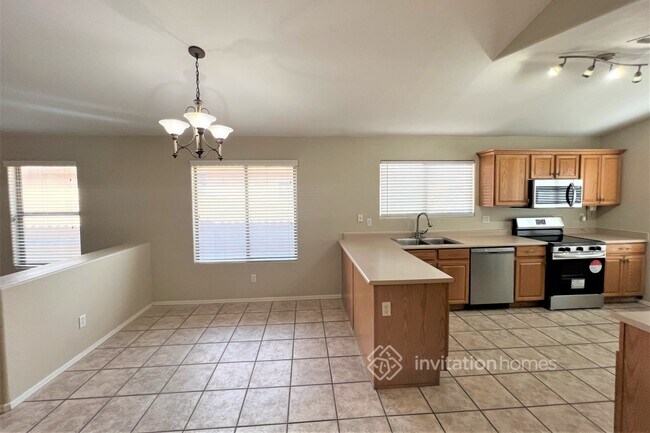 Building Photo - 10336 E Calypso Ave