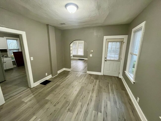 Foto del edificio - 3 Bedroom House on Binghamton's South Side