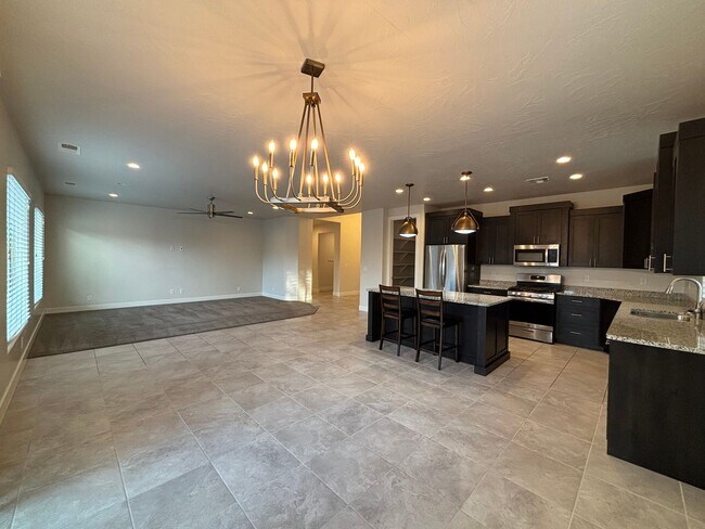 Foto del edificio - SPACIOUS SINGLE LEVEL HOME IN WASHINGTON F...