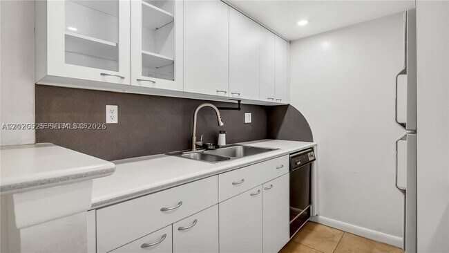 Foto del edificio - 7200 Fairway Dr