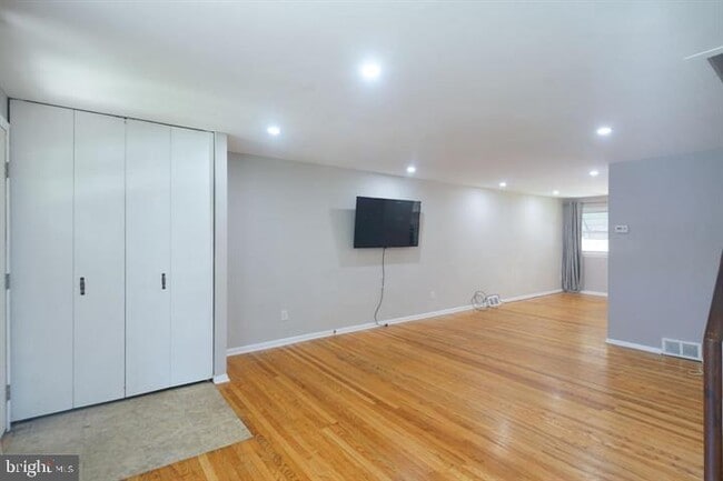Building Photo - 5428 Vicaris St
