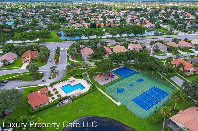 Foto del edificio - 4 br, 2 bath House - 8552 Tourmaline Blvd