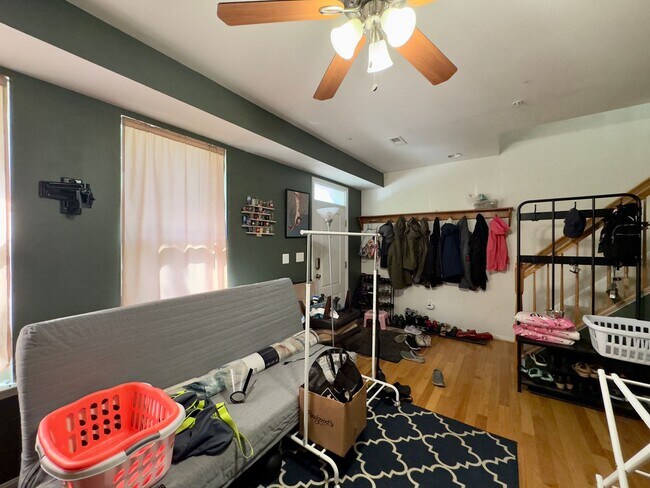 Foto del edificio - Modern 3-Bedroom Townhome with Stylish Fea...