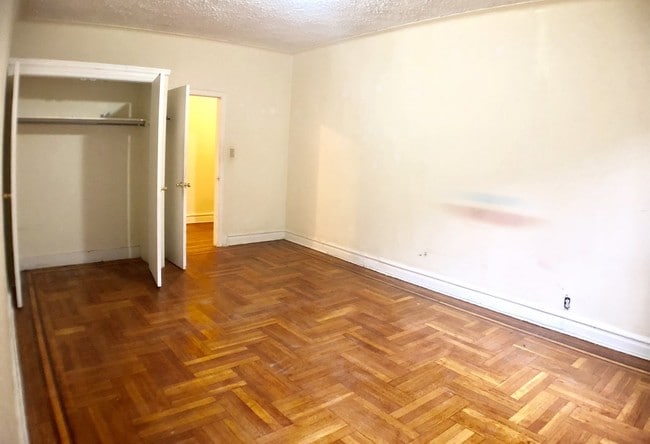 Building Photo - 221 Linden Blvd