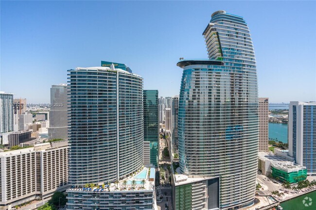 Building Photo - 475 Brickell Ave