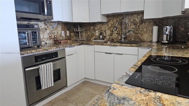 Foto del edificio - 3140 S Ocean Dr