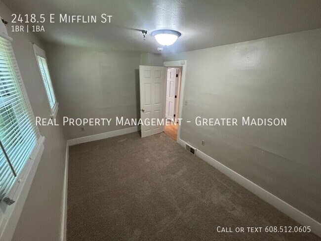 Foto del edificio - 2418.5 E Mifflin St