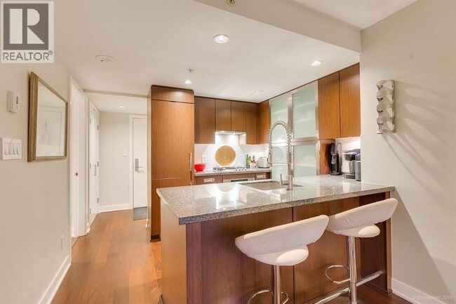 Building Photo - 1055 Richards St