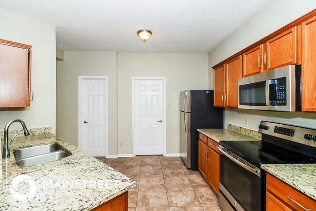 Building Photo - 11104 Northwoods Forest Dr