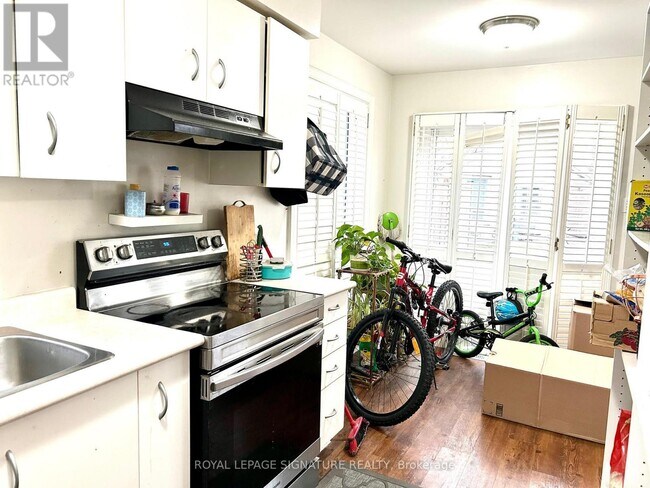 Building Photo - 5958 Greensboro Dr