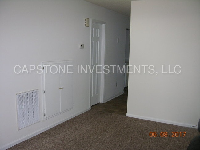 Building Photo - 507 W 22nd St