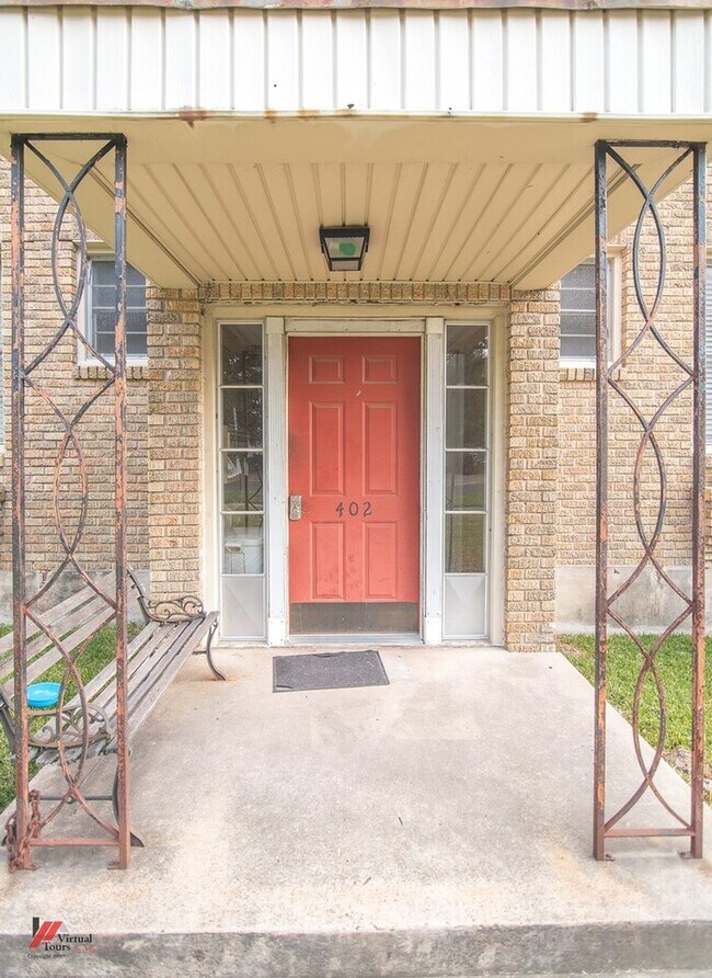 Building Photo - **GREAT SOUTH HIGHLANDS APARTMENT**