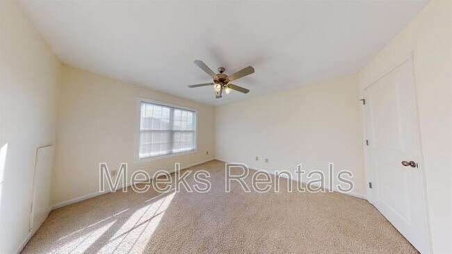 Foto del edificio - 1003 Fairway Gardens Dr