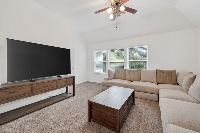 Building Photo - 66 S Longsford Cir