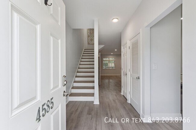 Foto del edificio - 4585 Great Oak Dr