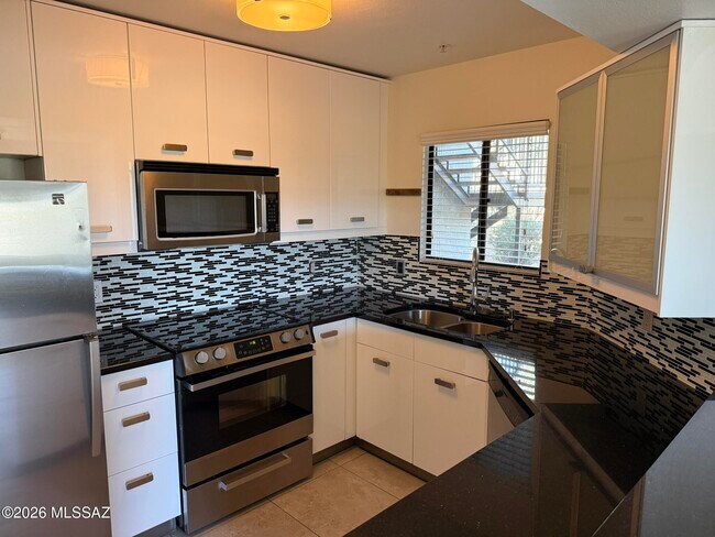 Foto del edificio - 5751 N Kolb Rd