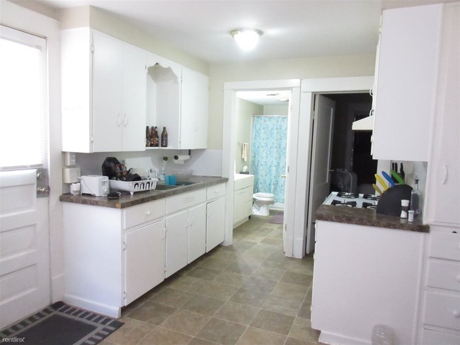 Foto del edificio - 3 br, 1 bath Apartment - 900 1st St NW