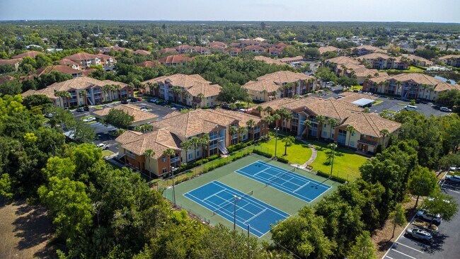 Foto del edificio - Tuscany Gardens Beautiful Condo Close to All in Fort Myers MOVE IN SPECIAL FIRST MONTH FREE!