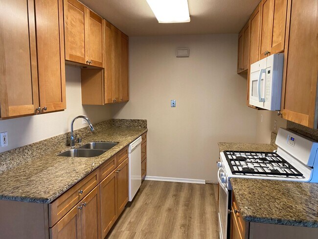 Building Photo - 2638 Phipps Ave