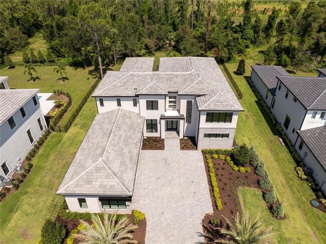 Building Photo - 16044 Pendio Dr