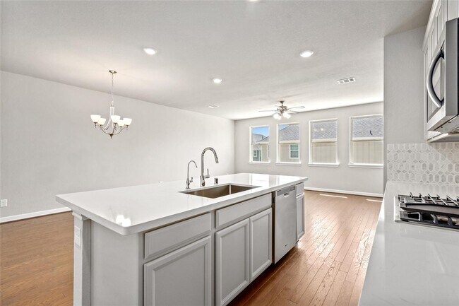 Building Photo - 9521 Towne Lake Pkwy
