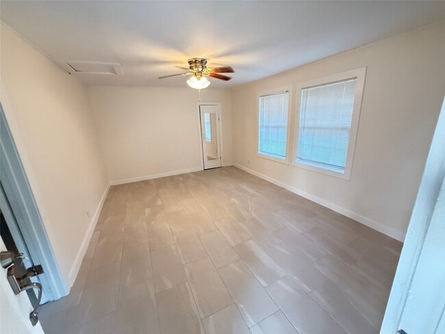 Building Photo - 17119 TX-35