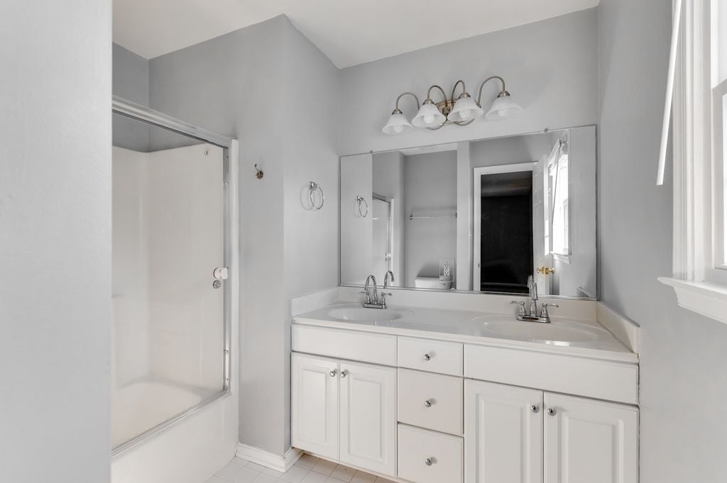 Building Photo - 5317 Linsey Lakes Dr