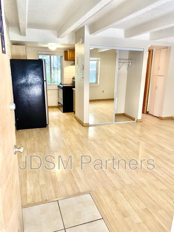 Building Photo - 2860 W 32nd Ave