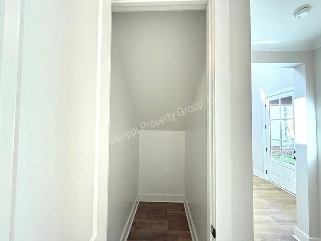 Building Photo - 4BD/4.5BA IN THE RESERVE PHASE II