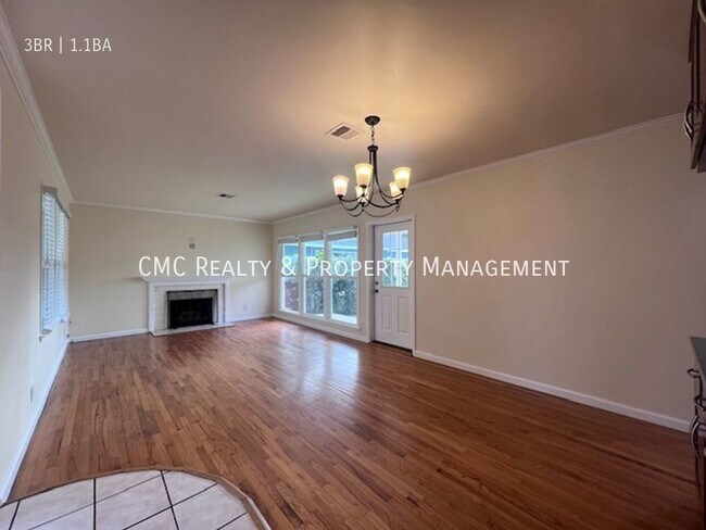 Foto del edificio - Charming Home @ 6822 Pagentry In Long Beach