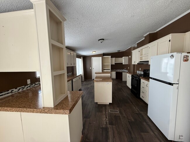 Building Photo - 124 Egret Canal N