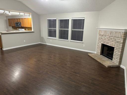 Foto del edificio - 9328 Goldenview Dr