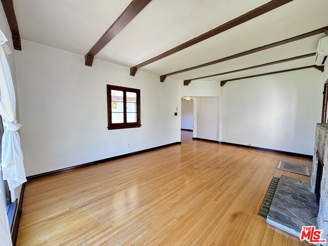Foto del edificio - 10529 Clarkson Rd