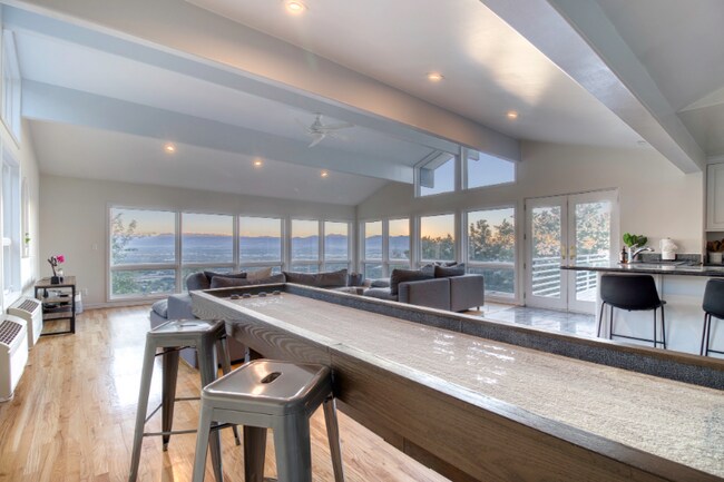 Building Photo - 2220 Lakeline Dr