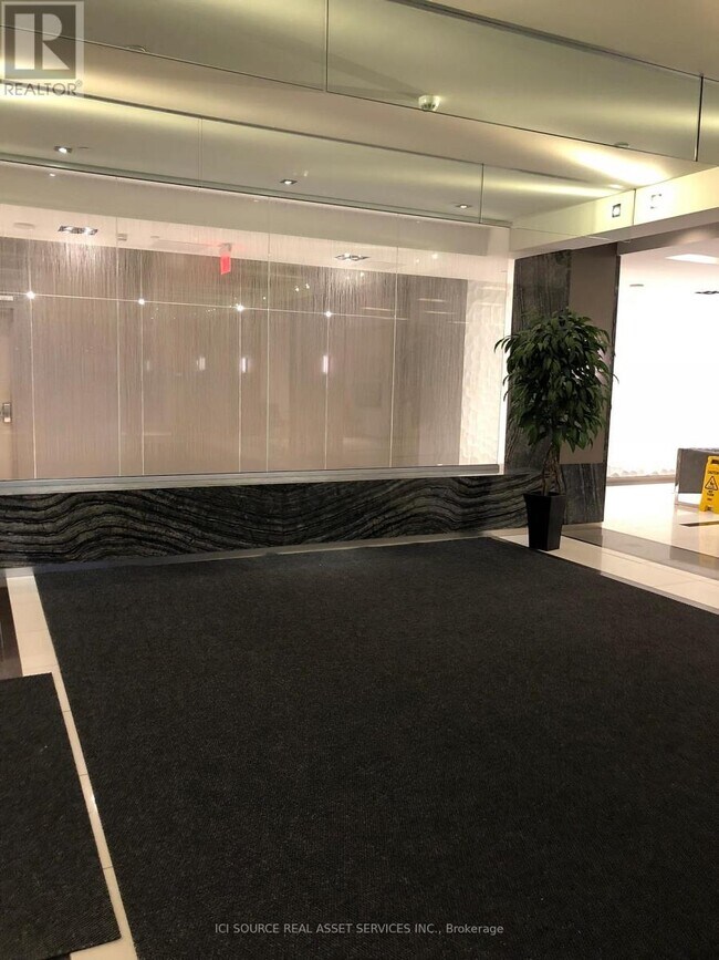 Photo du bâtiment - 7165 Yonge St