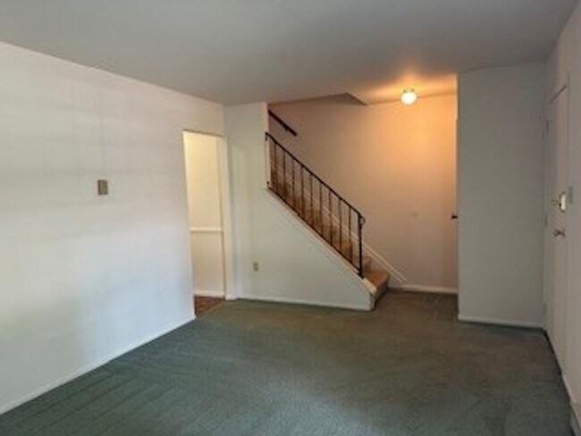 Foto del edificio - 269 W Ridge St