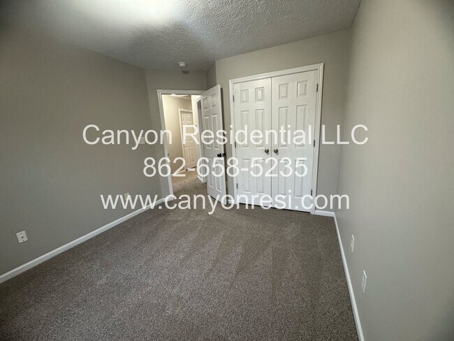 Building Photo - Spacious 3-Bedroom Home for Rent in Raeford