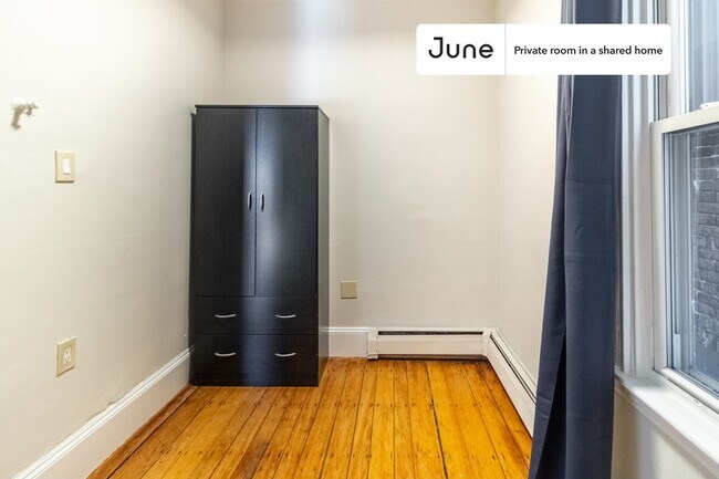 Foto del edificio - Room in Shared 4 bed/1 bath home