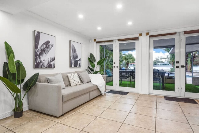 Building Photo - 19720 NE 26th Ave