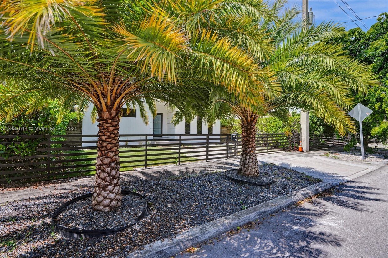 Foto principal - 120 NW 41st St