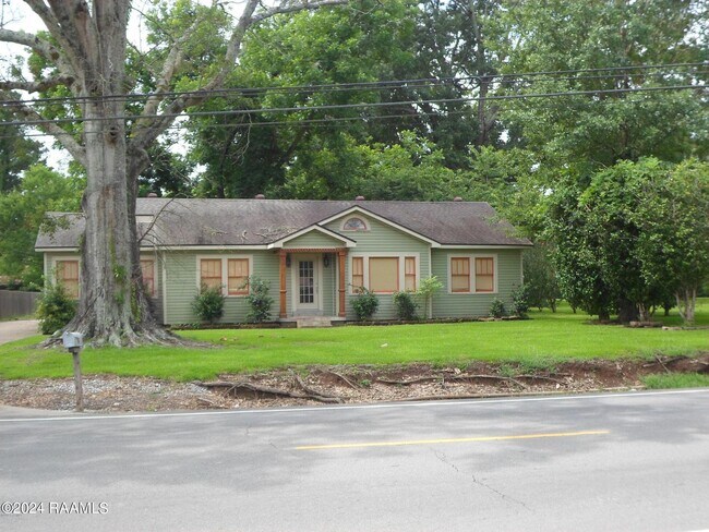 Building Photo - 638 Carmel Dr