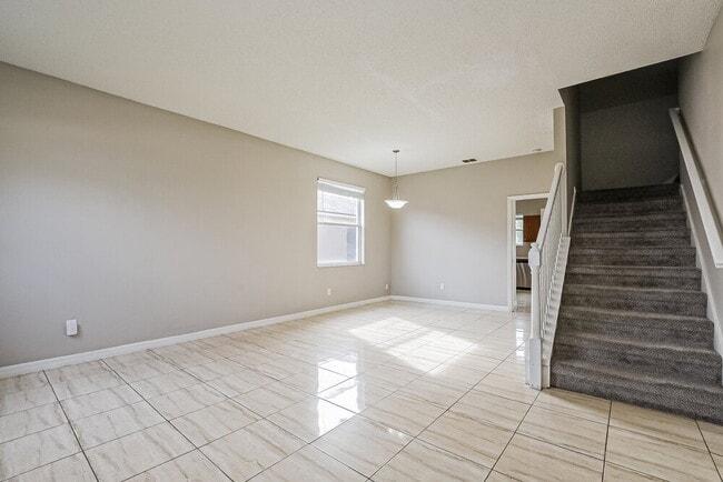 Building Photo - 1828 Olivia Cir